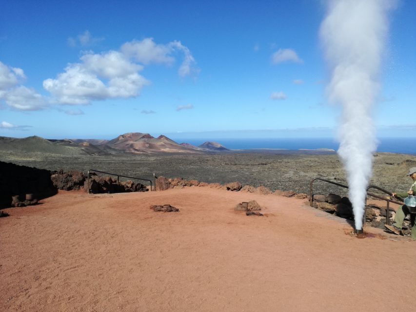 Arrecife: Timanfaya and Green Lagoon for Cruise Passengers - Timanfaya National Park and the Fire Mountains: the main event