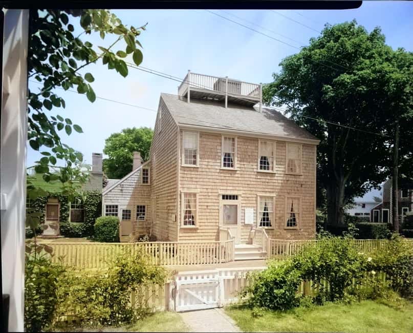 Beyond the Cobblestones Self Guided Audio Tour of Nantucket - Main Street and Upper Town: 18th-century homes and big events