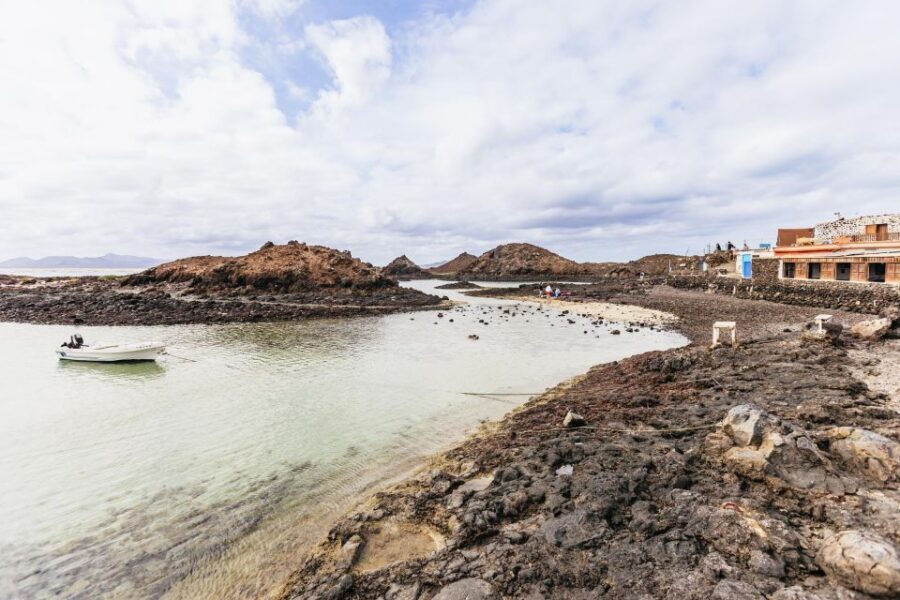 Corralejo: Lobos Island Catamaran Tour with Drinks & Snorkel - Lobos Island on Foot: A Mini-Guided Walk With Real Scenery