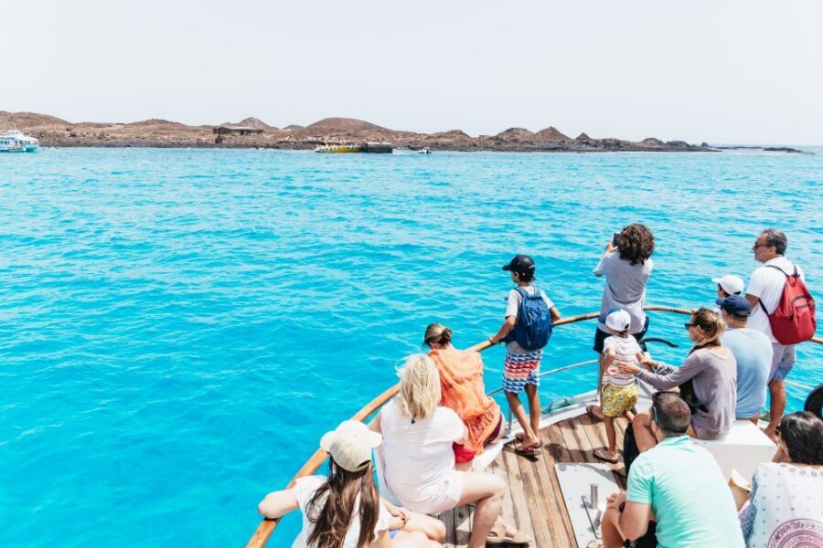 Corralejo: Return Ferry Ticket to Lobos Island Fuerteventura - Landing on Lobos Island: first steps, the harbour area, and Josefina Plá