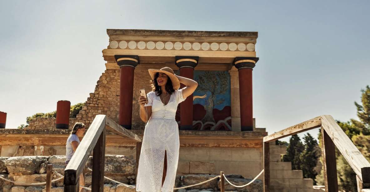 Crete: Knossos Palace and Museum E-Tickets with Audio Guides - Entering Knossos Palace: what to notice beyond the headlines
