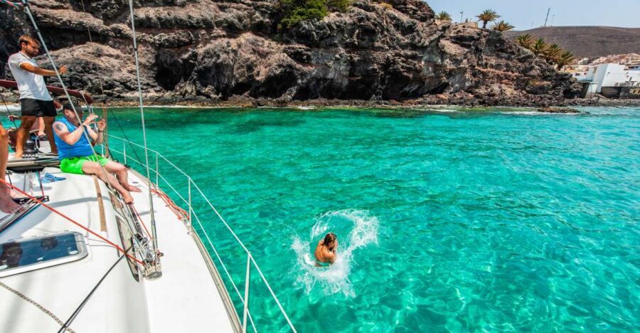Fuerteventura: Sailing with Snorkeling and Dolphin Watching - Sailing with sails up: watching the boat work (and why it helps spotting)