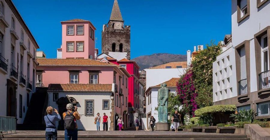 Funchal: Old Town Walking Tour - Beginning at Colégio dos Jesuítas: your orientation shortcut