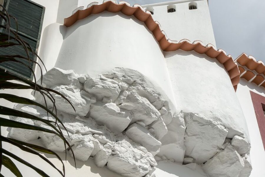 Funchal: Old Town Walking Tour - Colombo Square and sugarcane: local production meets global history