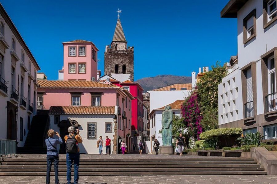 Funchal: Old Town Walking Tour - Legislative Assembly and the Cathedral: where power and religion met