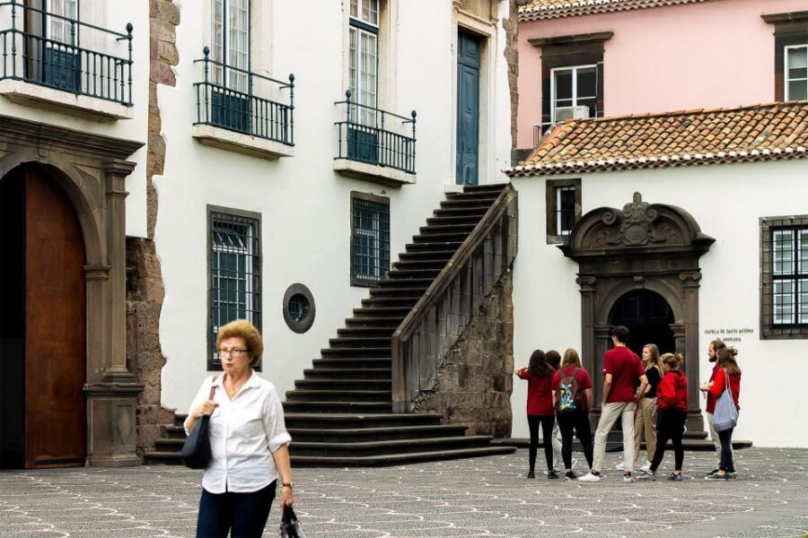 Funchal: Old Town Walking Tour - City Hall, the sweet factory, and Madeira’s working past