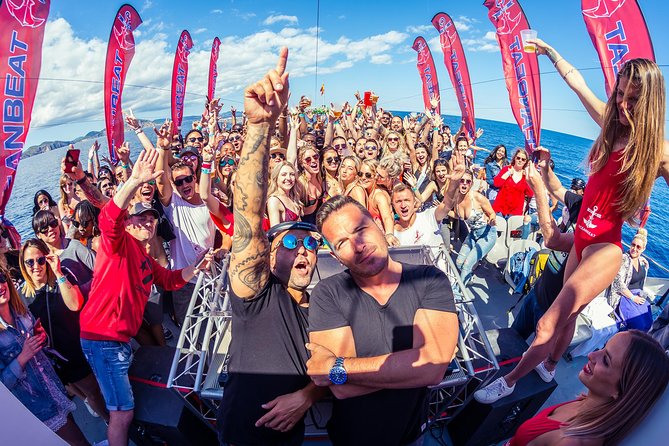 Ibiza Ocean Club Boat Party with 3 Hours Premium Drinks and DJ - Food and drinks: what’s included, and where people disagree