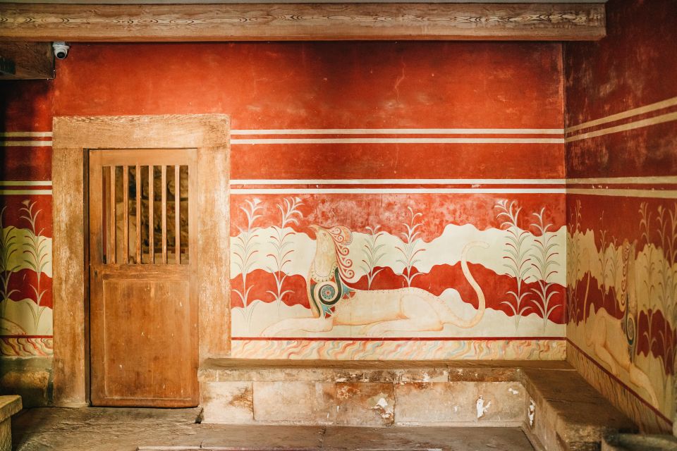 Knossos: Knossos Palace Skip-the-Line Guided Walking Tour - Group Size, Headsets, and Why This Tour Format Works