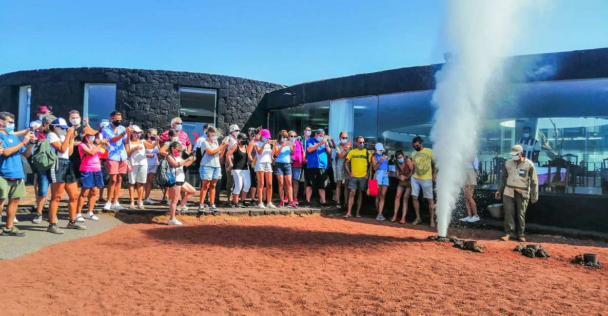 Lanzarote: Full-Day Island Highlights Tour - Haría, La Geria, and the lunch rhythm: how the free time works