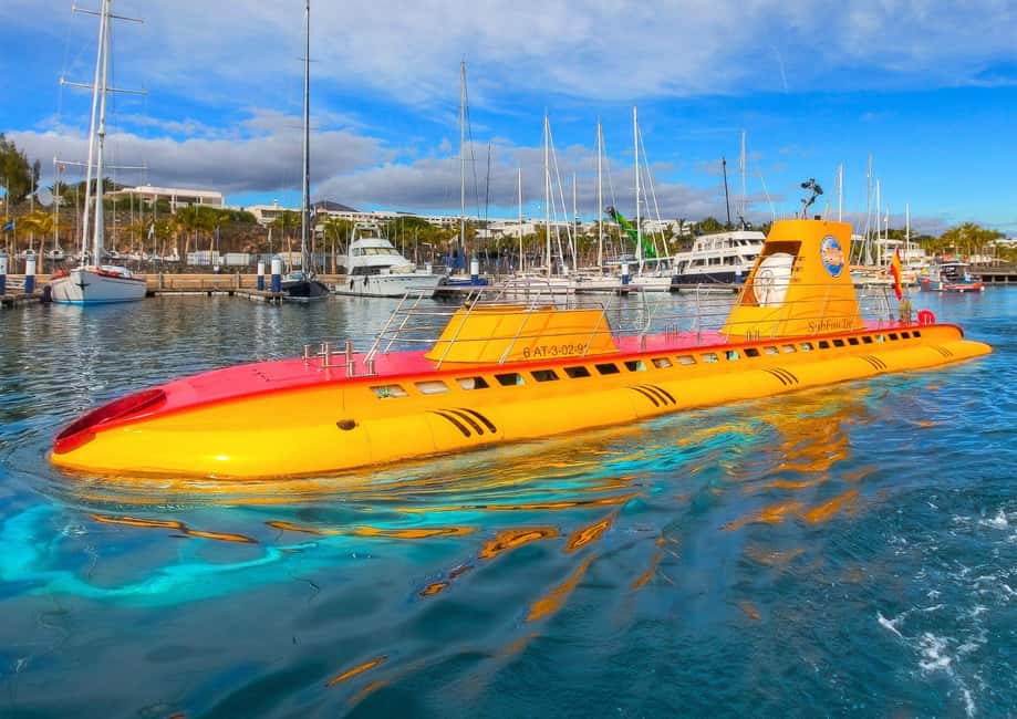 Lanzarote: Real Submarine Dive with Hotel Pickup - Going down to 30 meters: how the shipwreck viewing works