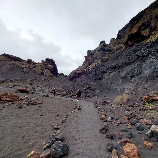 Lanzarote: Timanfaya Natural Park Trekking Tour - Walking on a Crater: The Stop That Turns Photos Into Memory
