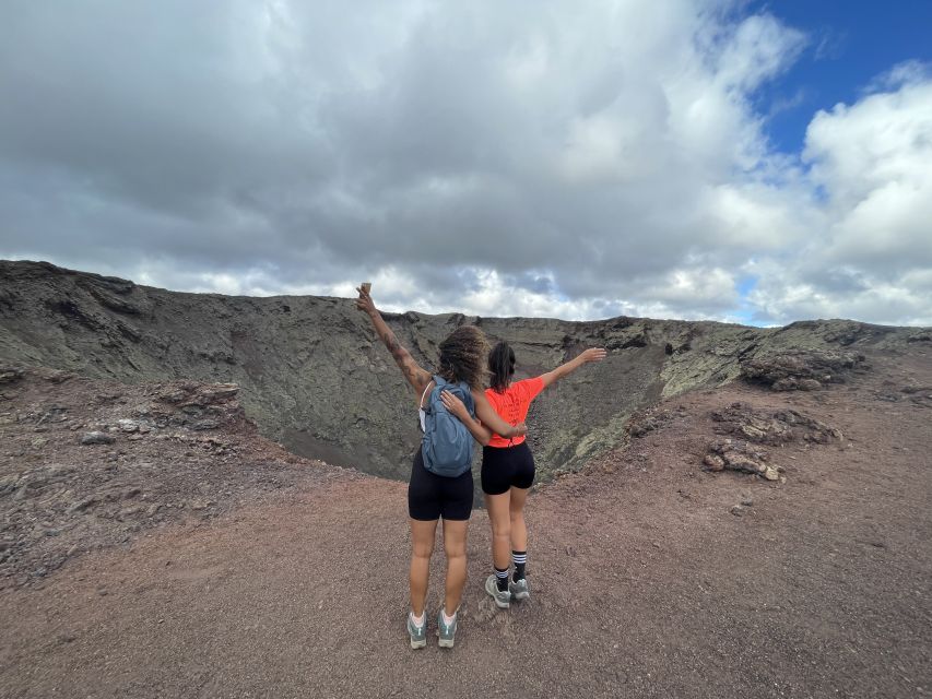 Lanzarote: Timanfaya Natural Park Trekking Tour - The Mid-Tour Canarian Tasting: White Wine and What to Expect