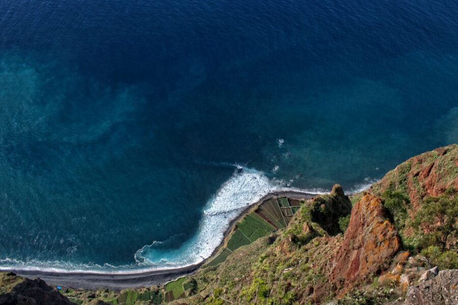Madeira: Western Madeira Guided Trip & Fanal Mystic Forest - Seixal and Véu da Noiva: finishing with cliffs and a waterfall