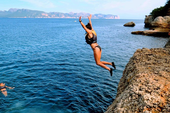 Mallorca: Kayaking, Sea Cave, Cliff Jumping & Snorkel Tour - Cliff jumping: optional, and not for every expectation