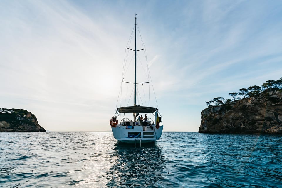 Mallorca: Midday or Sunset Sailing with Snacks and Open Bar - Small-group comfort: why max 10 matters more than it sounds