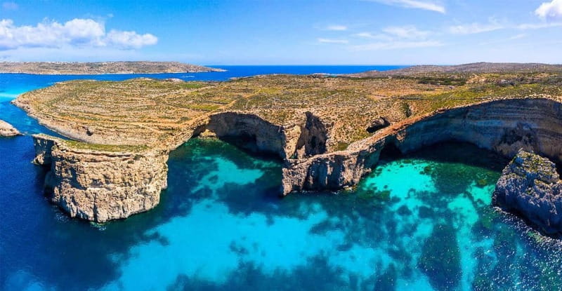 Malta: Comino+ Santa Maria Bay, Blue Lagoon + Seacaves tour - Crystal Lagoon Photo Stop: A Quick Look at Malta’s Color Changes