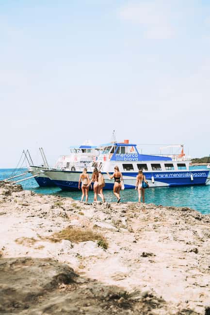 Menorca: Natural Coves and Beaches Boat Trip & Paella Lunch - Son Saura: the beach stop with enough time to enjoy it