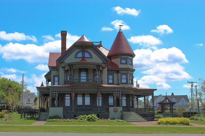 Oak Bluffs, Martha's Vineyard Audio Tour - Ocean Park to the Camp Meeting area: swapping open space for character