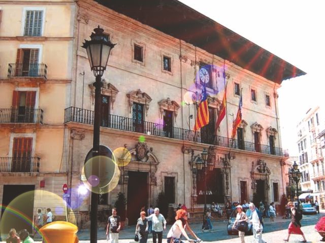 Palma de Mallorca: Guided Tour of the Old Town - Es Baluard and Plaça Cort: culture plus civic heart