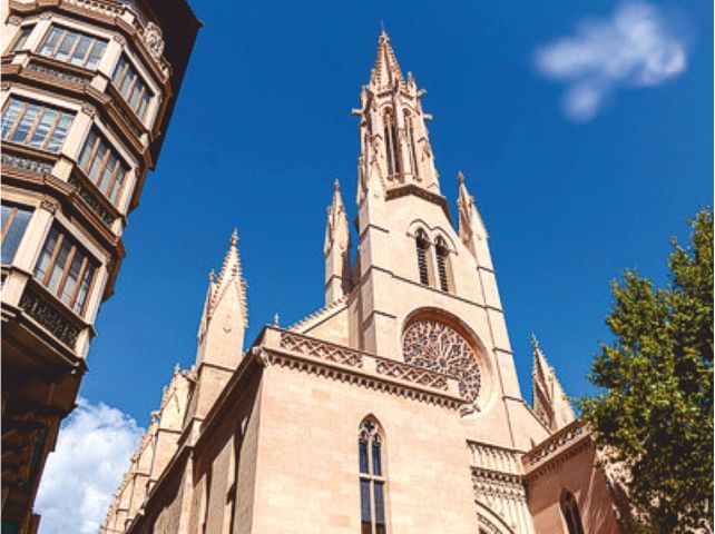 Palma de Mallorca: Guided Tour of the Old Town - Modernisme touches and palaces you’d miss on your own