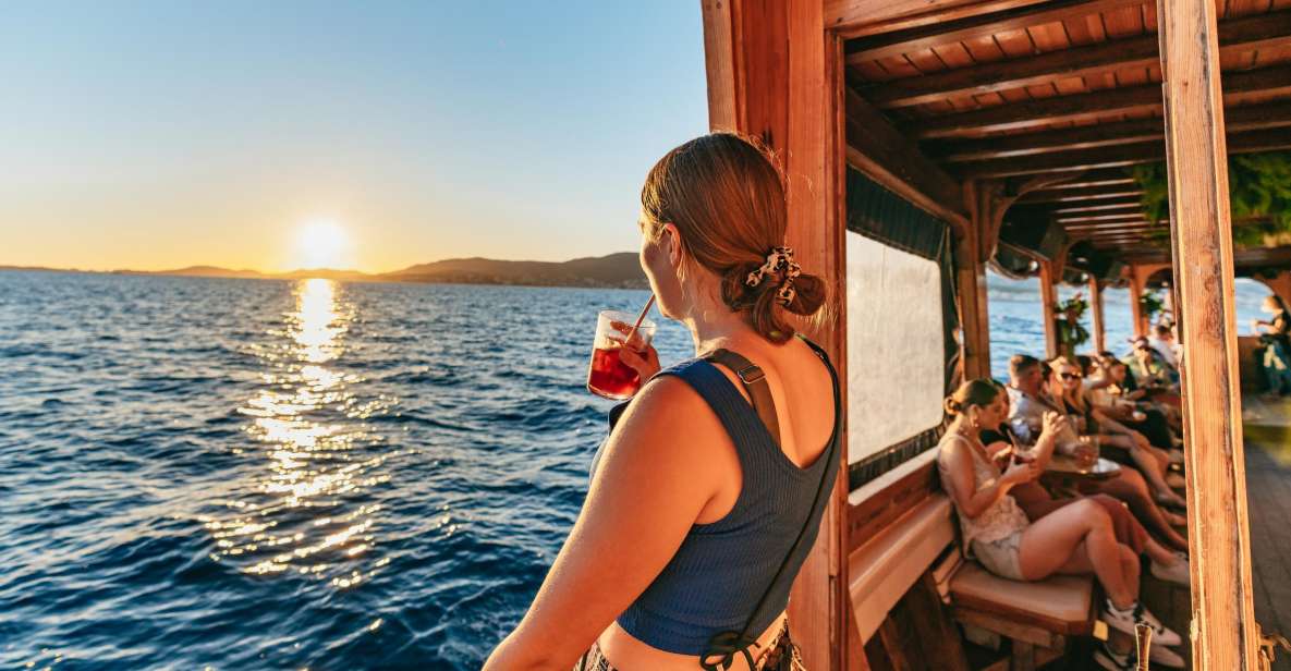 Palma de Mallorca: Sunset Boat Tour - 3 Hours Afloat on Barca Samba: Timing, Music, and the Overall Vibe