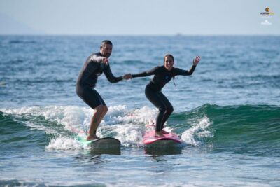 Playa de las Américas: Private or Small-Group Surf Lesson - Kontraola check-in and tide-based timing