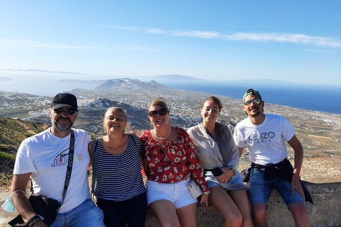 Private Classic Santorini Panorama: Visit the most popular destinations! - Lighthouse Stop: A Southwest Detour for Wide-Open Caldera Views