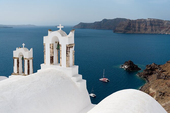 Private Classic Santorini Panorama: Visit the most popular destinations! - Perissa Black Sand Beach: Cooling Off Without Losing the Day