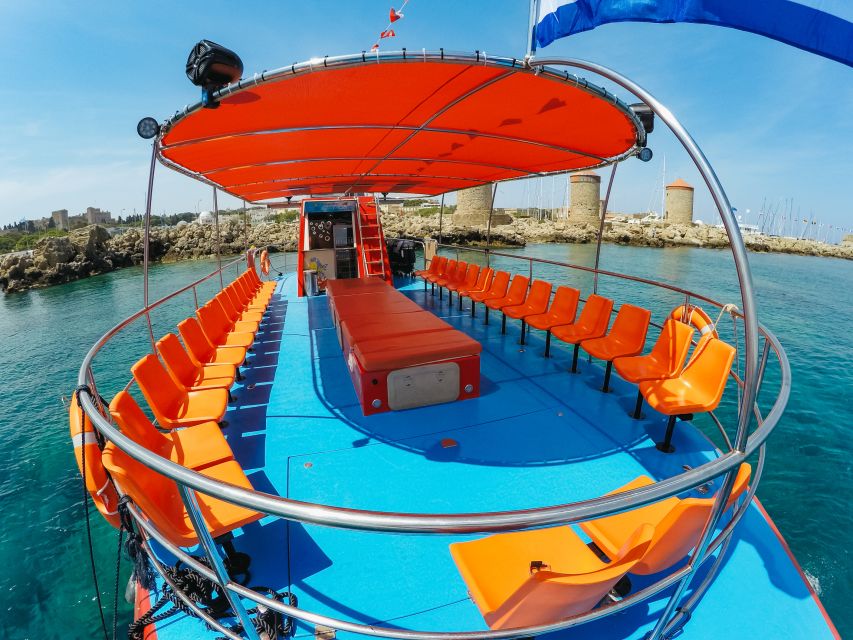 Rhodes Town: Submarine Cruise with Underwater Views - Diver feeding moment: the best time to photograph