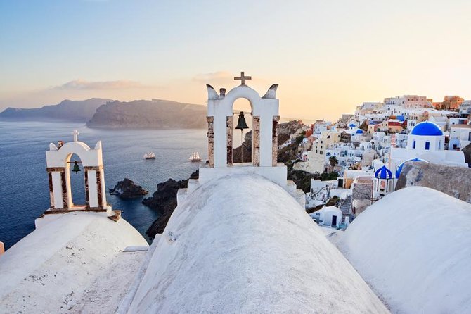 Santorini Day Tour with Sunset in Oia - Key Things That Make This Santorini Day Tour Work