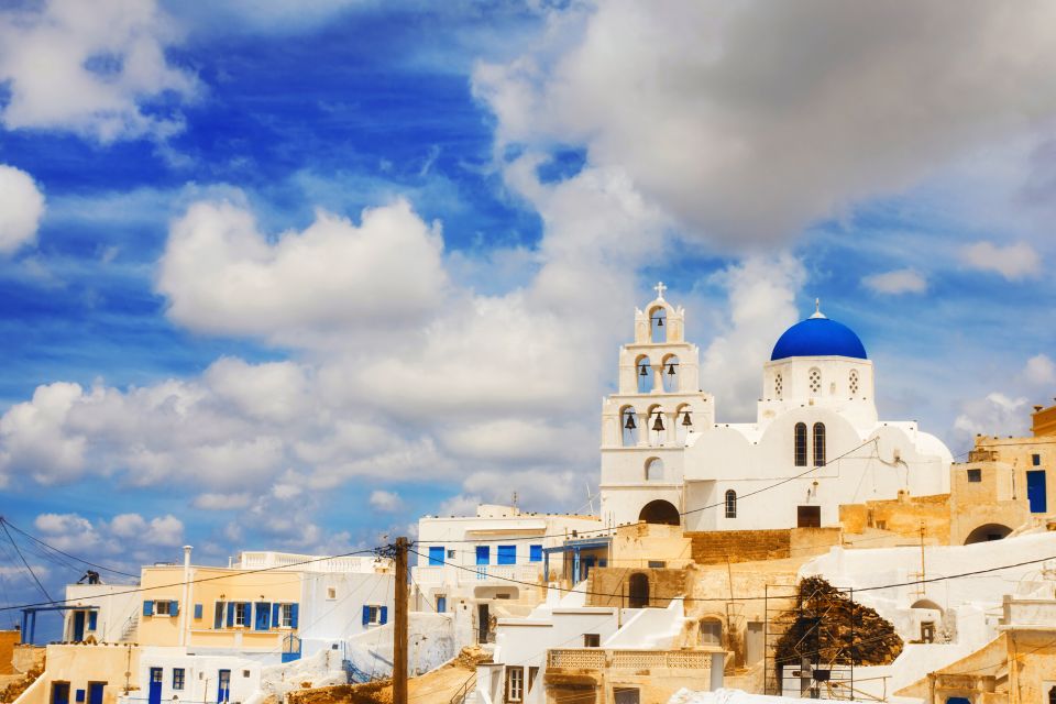 Santorini: Island Highlights Guided Day Trip with Oia Sunset - Guides and the Human Factor: The Difference Between a Trip and an Experience