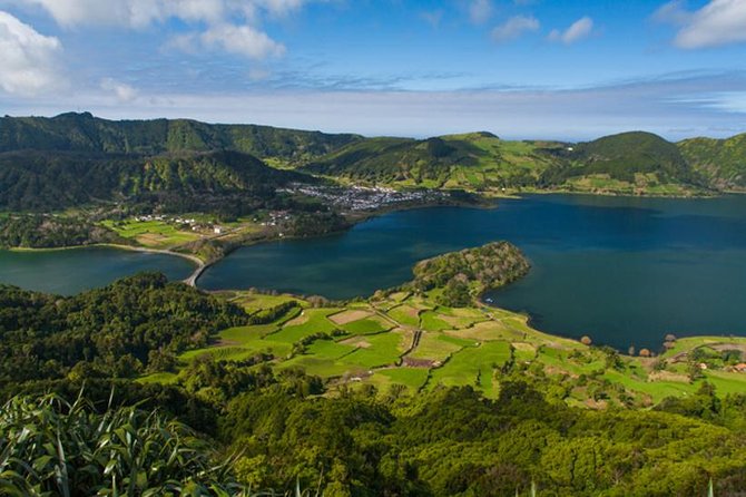 São Miguel West Full Day Tour with Setes Cidades Including Lunch - Ribeira Grande: A quick warm-up town stop