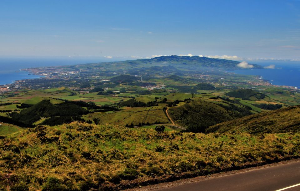 São Miguel West: Full-Day Van Tour with Lunch - Lunch break: how the buffet works on a long island day