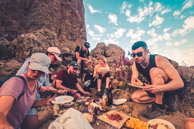 The Volcano Heart Tour: Hiking, Tasting and Sunset Experience - Pico de Las Nieves: sunset above the clouds (and honey rum)