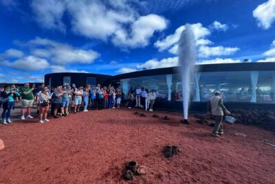 Tour to Timanfaya, Jameos del Agua, Cueva de los Verdes and viewpoint from the cliff - Entering Cueva de los Verdes: Underground Volcanic Power