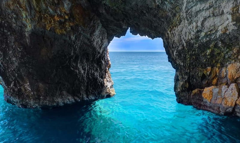 Zakynthos: Turtle Spotting Cruise with Glass-Bottom Boat - Keri Caves and the Kamares: why the under-cliff view is worth it